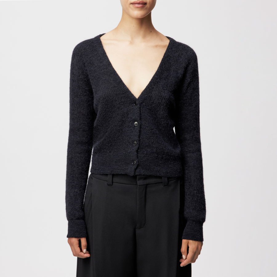 DRYKORN GERTIJA Strickjacke in luxuriösem Suri Alpaka-Mix schwarz L